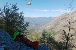 Cade mentre si arrampica sul Giovo, alpinista soccorso in elicottero