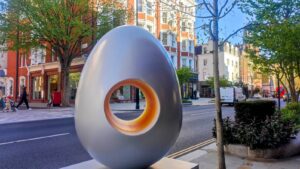 Eggstrusion di David Mellor