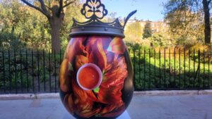 La regalità indossa una corona di David Loftus per...