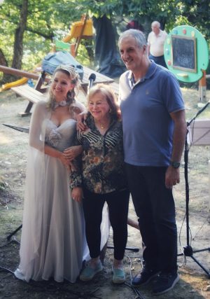 Paola Massoni con Maria Grazia Pungente e il vice sindaco del Comune di Bagni di Lucca