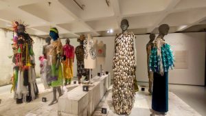 Glittering Debris- Mostra Dirty Looks