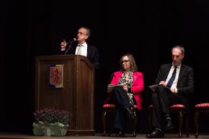 ministro foti e cardinale zuppi - teatro alfieri (8)