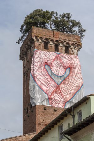 Moneyless Torre Guinigi Concerto Covid 1 maggio 2020 Installazione Moneyless