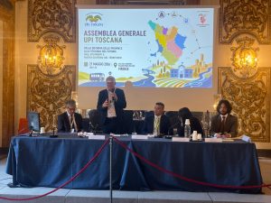 UPI TOSCANA 21.5.26 - il presidente Pierucci al tavolo relatori